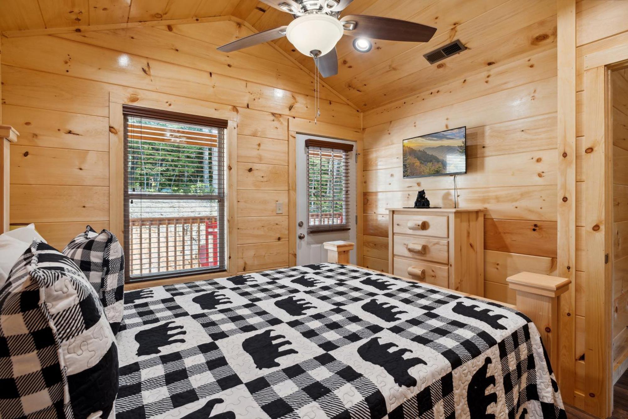 The 3 Bears Is A Newly Built 3 Bedroom Cabin Only 3 Minutes From The Parkway! Pigeon Forge Ngoại thất bức ảnh